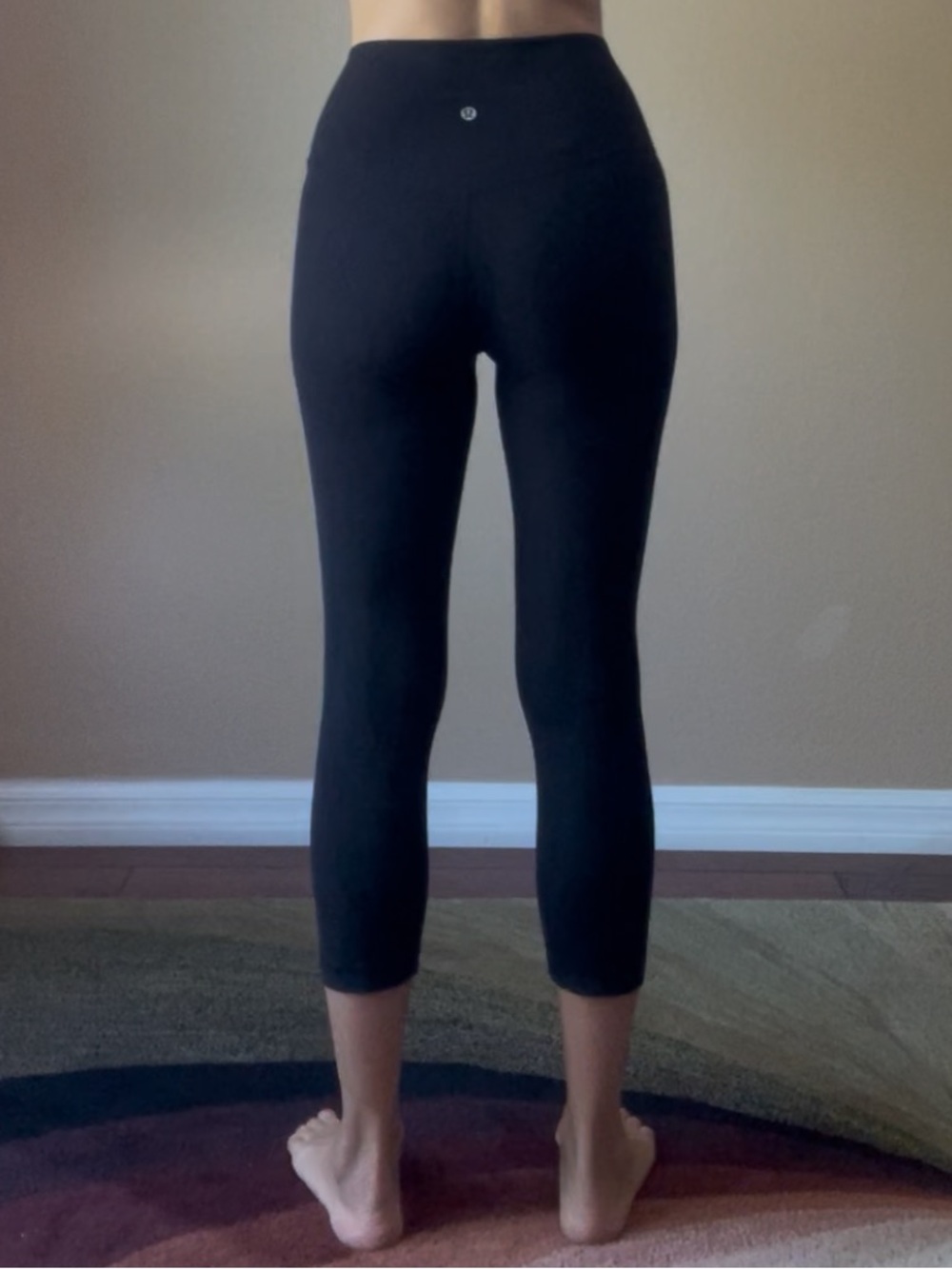 Lululemon Black High-Waist Cropped Leggings hidden waist pocket 6